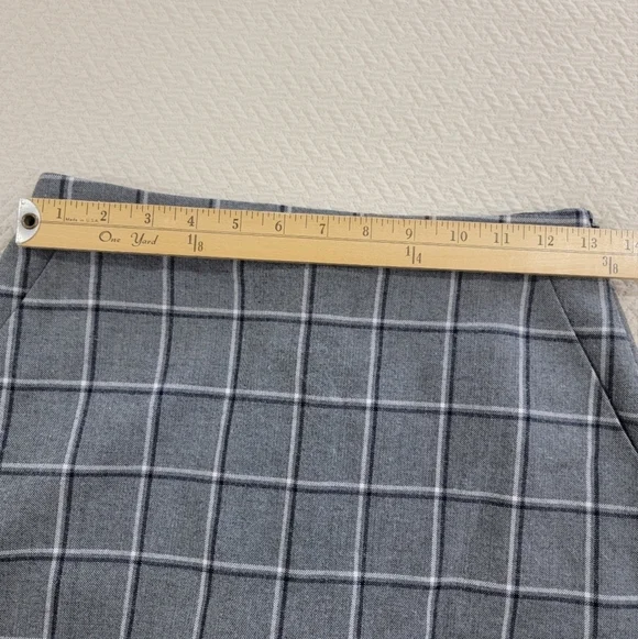 Forever 21 Gray Plaid Women's Skirt Size Small Built In Shorts Skort Mini - Picture 7 of 9